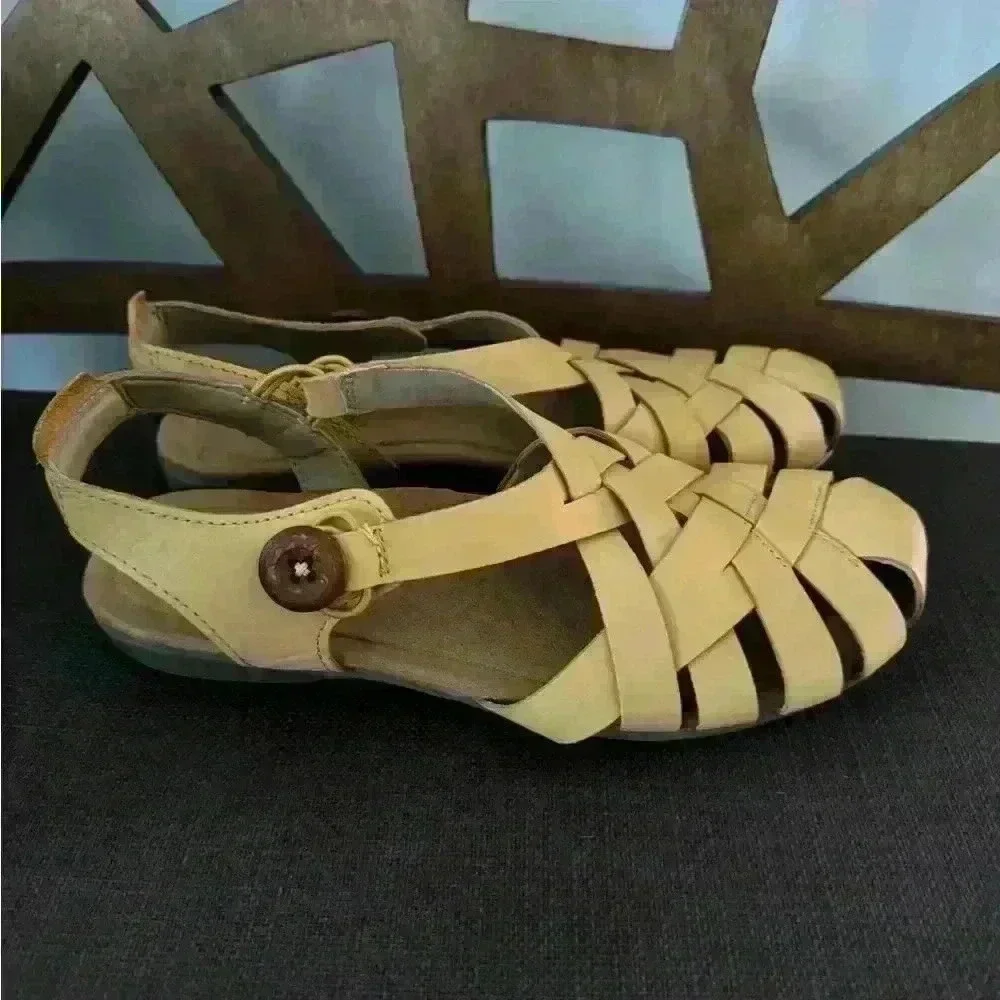 Earth Belita Sandals Women's 8M Yellow Leather Slingback Fisherman never wore